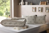 Duvetta New Zealand wool comforter Queen 88×88 in, gallery photo 2
